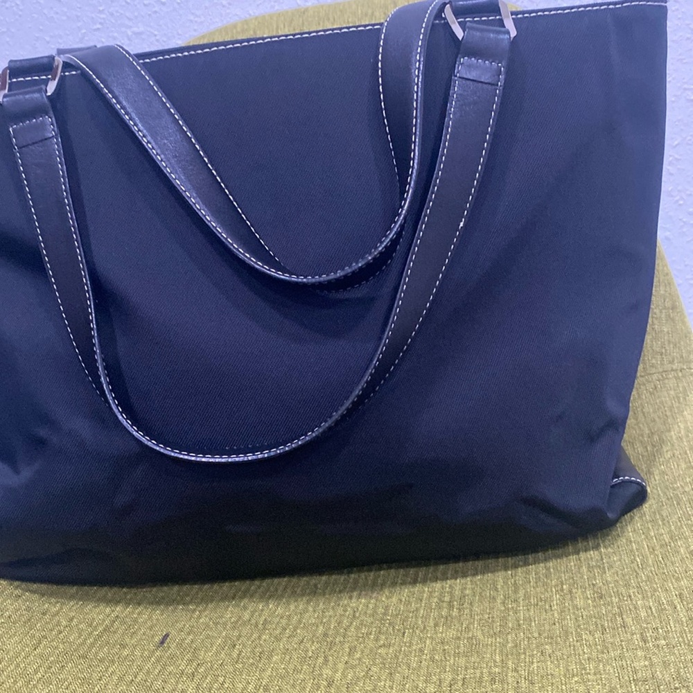 Ann Tylor black purse leathers/Material